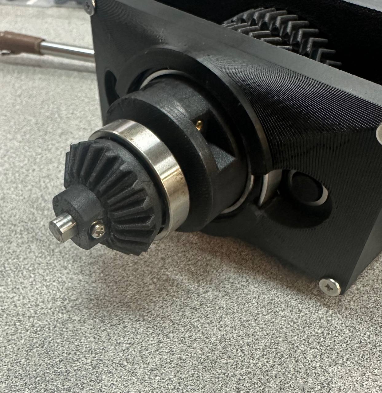 Close-up of the assembled V5 joint with M2 securing screw.